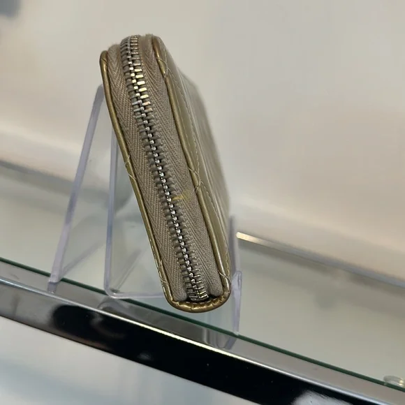 BLACK FRIDAY GIVEAWAY! Chanel Patent Leather Quilted Champagne Wallet - Picture 6 of 16